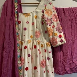 Three piece Indian outfit size 40